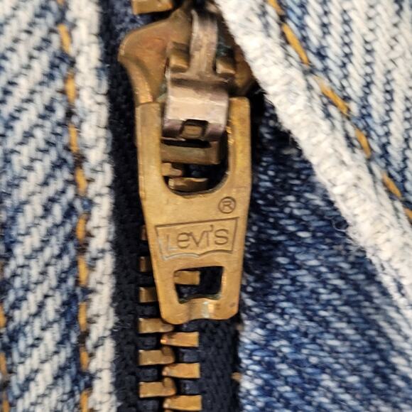 Vintage LEVIS 550 Baggy Straight Jeans 36x32 Faded Medium-Wash - Picture 5 of 16